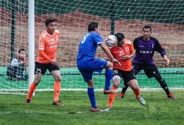  科隆门将神扑两点球助球队逼平拜仁  