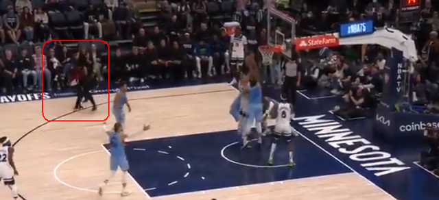  尼斯主场灯光故障，比赛中断十分钟后恢复  