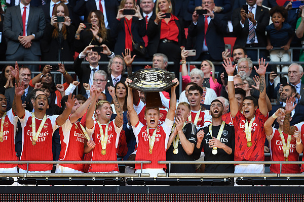  阿森纳终结九年无冠，社区盾夺冠开启新篇章