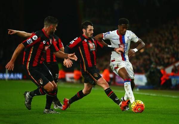  弗赖堡主帅施特赖希续约三年，率队冲击欧冠资格  