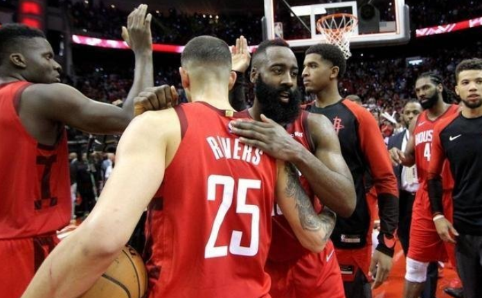  威少替补爆发，快船逆转国王止连败  