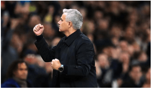  莱比锡主帅临场调度显神效逆转比赛