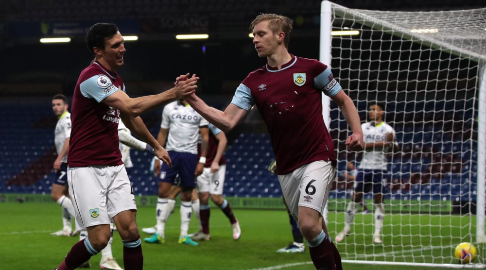  沃特金斯造乌龙，维拉客场一球小胜埃弗顿  